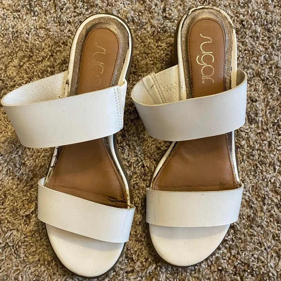 White heels - Picture 1 of 3